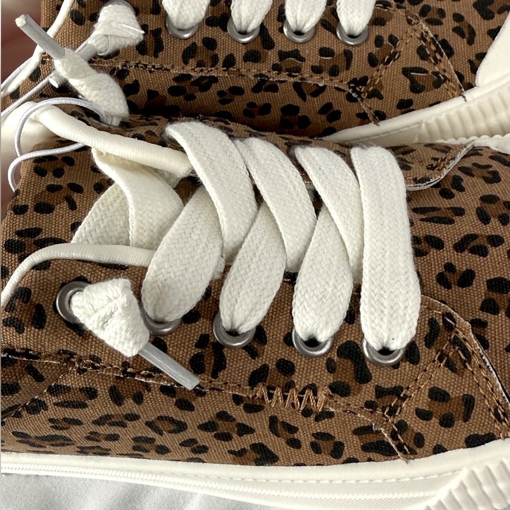 POP NIB Leopard, White Platform Slip-on Sneakers | 7 - Picture 12 of 16